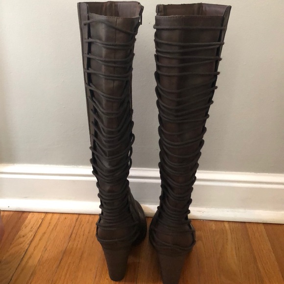 Tall boots - Picture 3 of 4